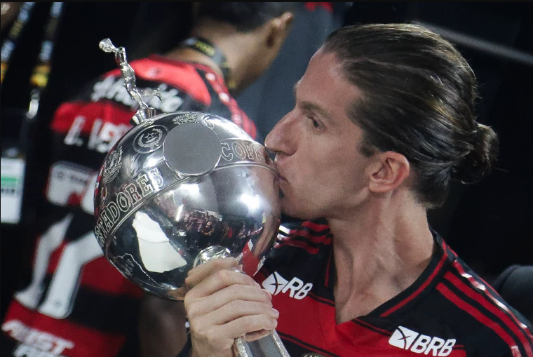 Flamengo renova com Filipe Luís até 2027